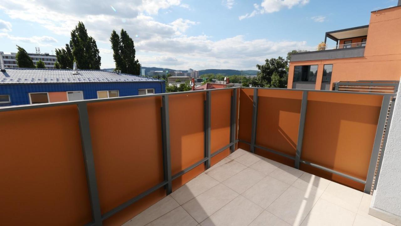 Air-Conditioned, 2 Room Apartment With Terrace Bratislava Exterior foto