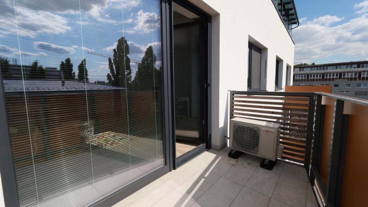 Air-Conditioned, 2 Room Apartment With Terrace Bratislava Exterior foto