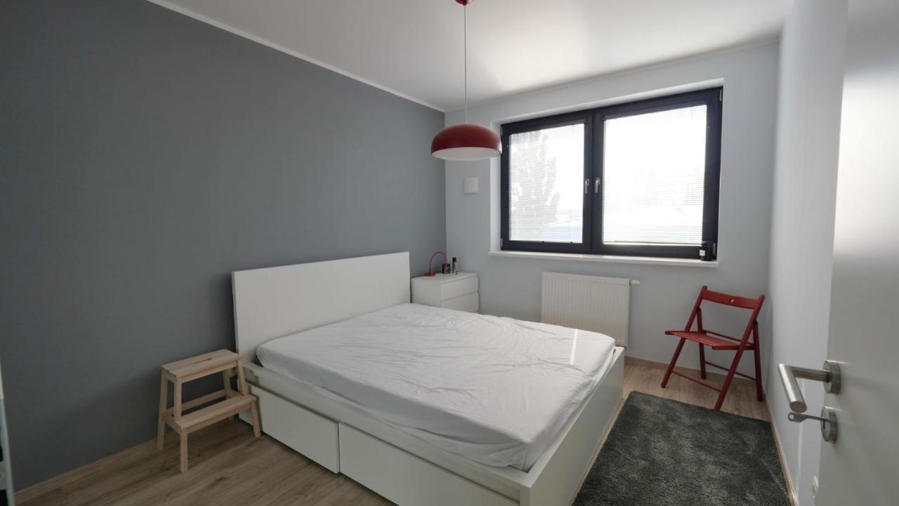 Air-Conditioned, 2 Room Apartment With Terrace Bratislava Exterior foto