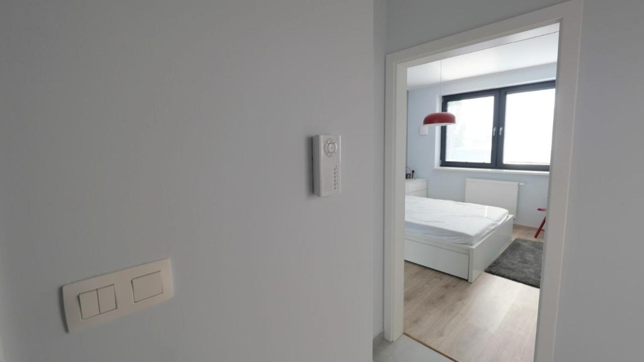 Air-Conditioned, 2 Room Apartment With Terrace Bratislava Exterior foto