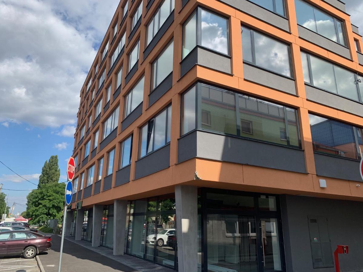 Air-Conditioned, 2 Room Apartment With Terrace Bratislava Exterior foto